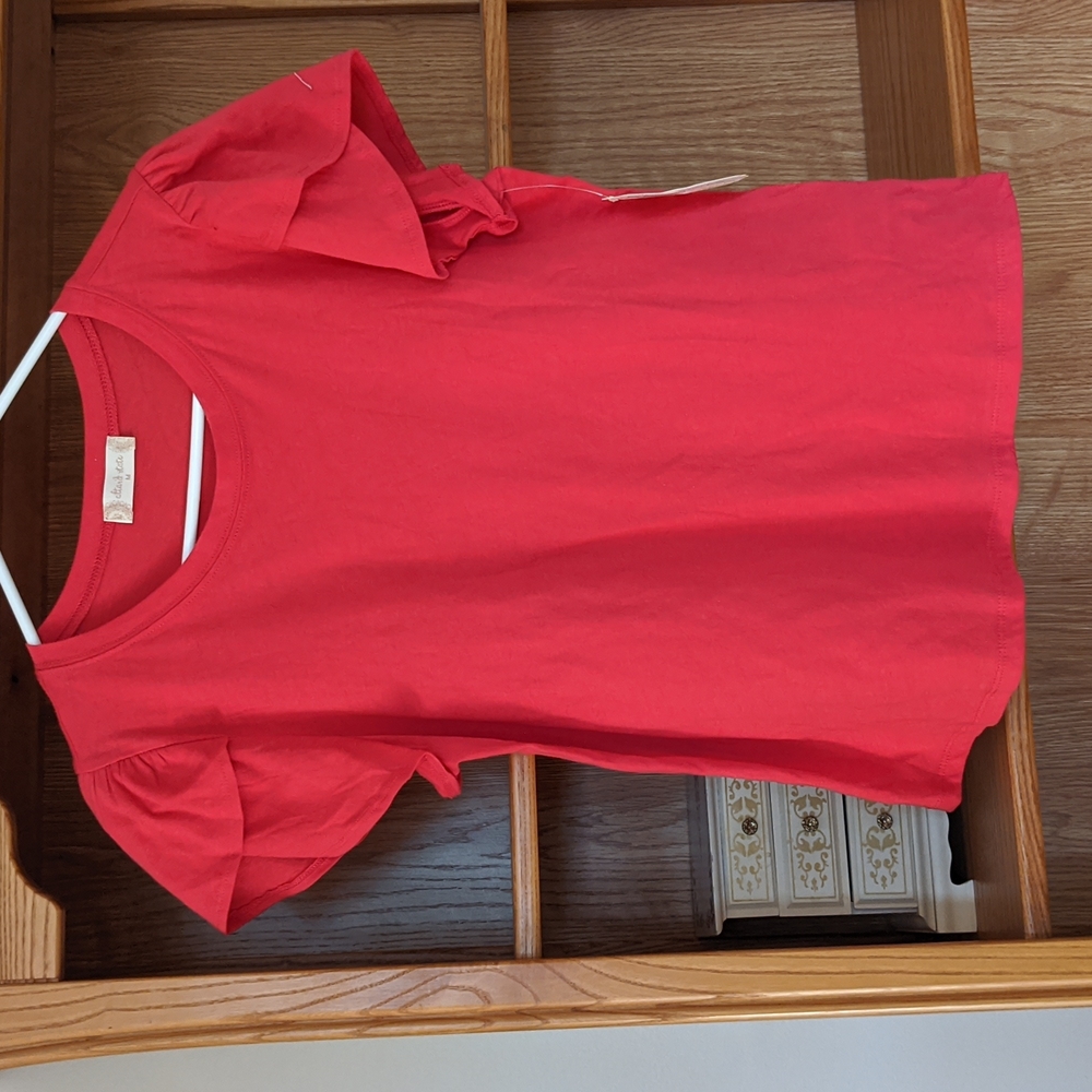 NWT Altar'd State T-shirt with tulip flowy sleeves